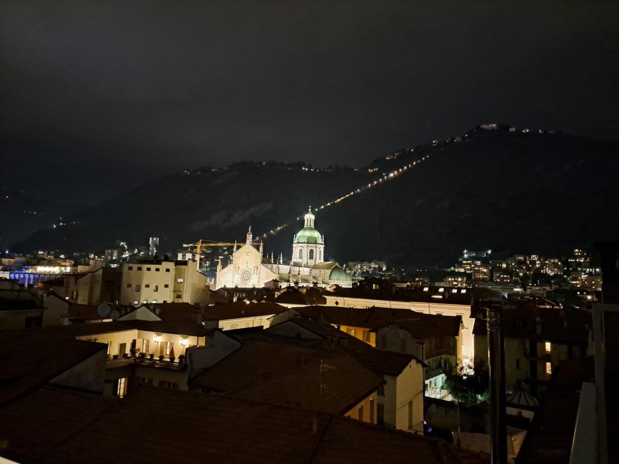 Bonanomi Como By Quokka 360 - Terrace Duomo View エクステリア 写真
